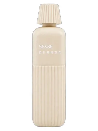 Frasco del perfume Dkhoon Emirates Sense 2026
