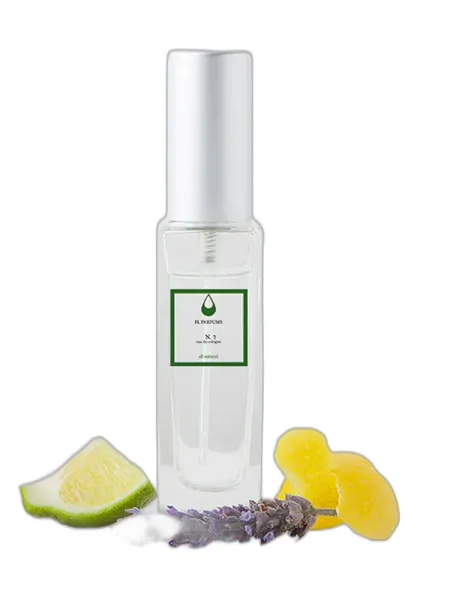 Frasco del perfume FL Parfums No 7 unisex Eau de Parfum