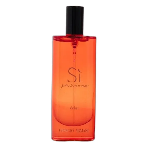 Frasco del perfume Giorgio Armani Si Passione Eclat Eau de Parfum