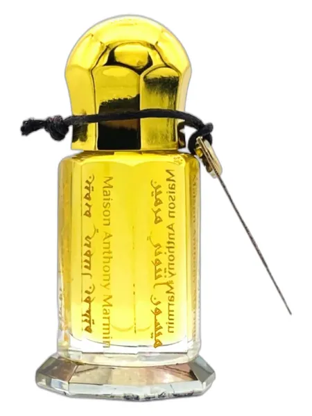 Frasco del perfume Maison Anthony Marmin Oud Assam