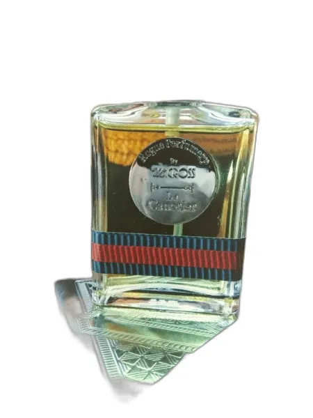 Frasco del perfume Rogue Perfumery Le Canotier