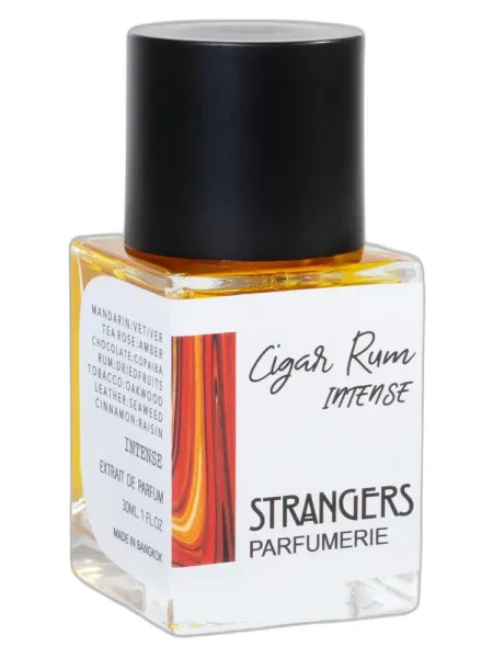 Frasco del perfume Strangers Parfumerie Cigar Rum Intense unisex Eau de Parfum